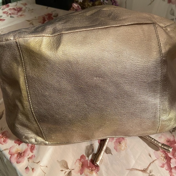 Coach Gold Resort Drawstring tote - Picture 3 of 5